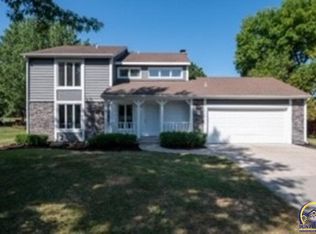 3705 SW Nottingham Rd, Topeka, KS 66610