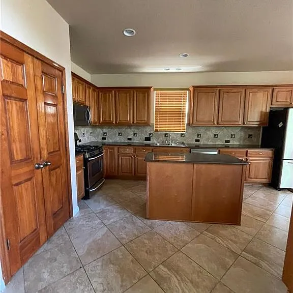 704 S Frontier Ln — Photo 12