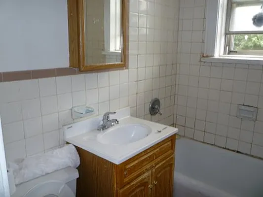 Rented by Elenora Dantchev, LREB | media 1