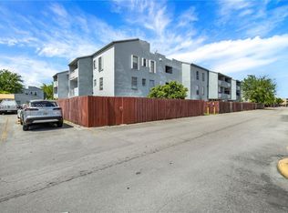 Los Suenos Condo, Hialeah, FL 33012