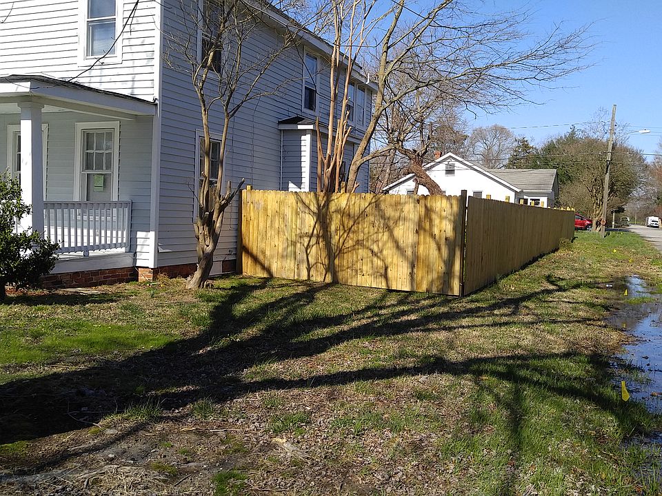1st image of 200 Greenbriar Ave