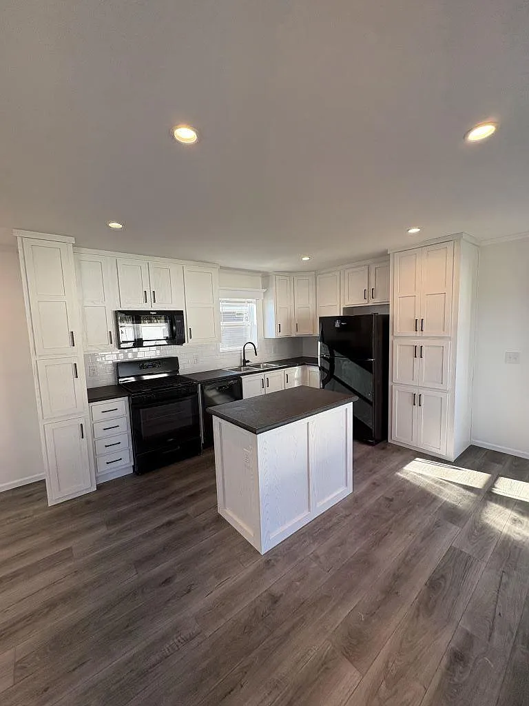2 bed, 2.0 bath, 991 sqft, $1,428 — Photo 4