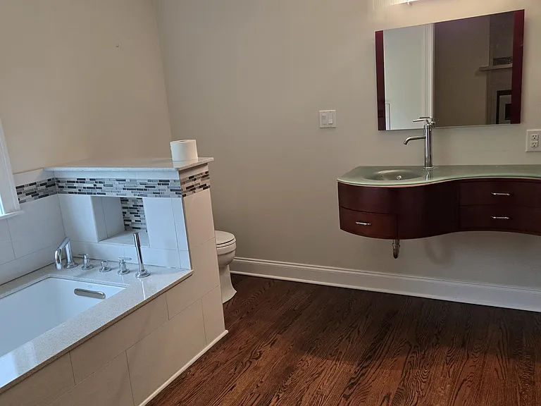 1221 Bradford Ln — Photo 18