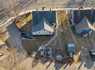 611 Riverside Dr #B, North Grosvenordale, CT 06255