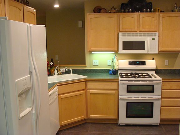 5th image of 674 Baywood Ct