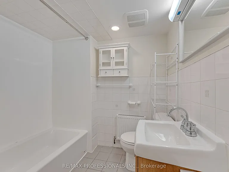 5B Old Mill Dr #LOWER — Photo 15