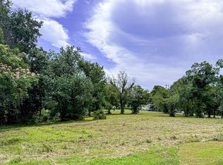 715 S Cherokee St, Locust Grove, OK 74352