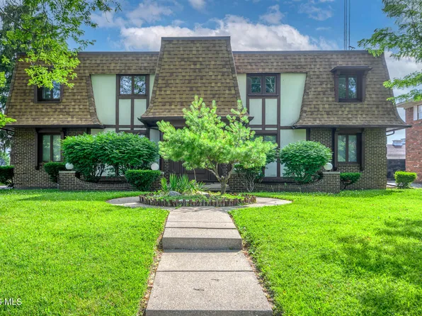 5544 Cresthaven Ln, Toledo, OH 43614