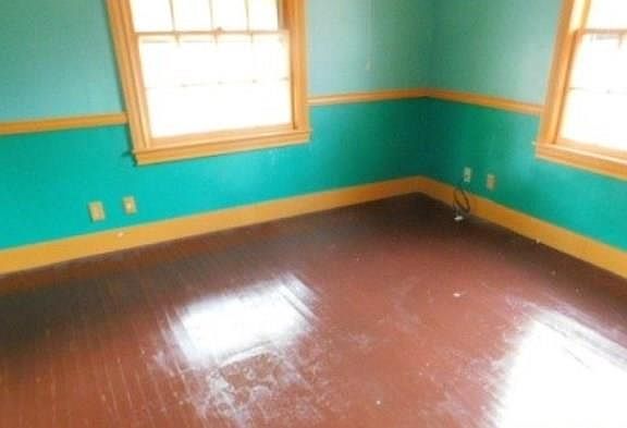 2nd image of 704 N Englewood Ave