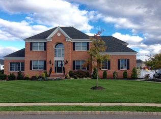 11 Murphy Dr, Hillsborough, NJ 08844