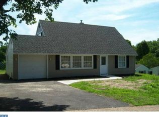 92 Cobalt Cross Rd, Levittown, PA 19057