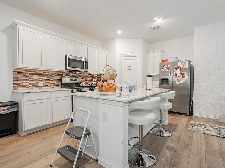 1034 Manuel Dr — Photo 11