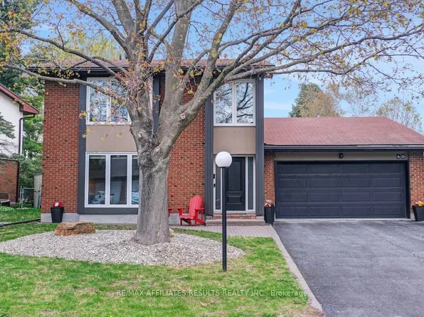 40 Nanook Cres, Ottawa, ON K2L 2A7
