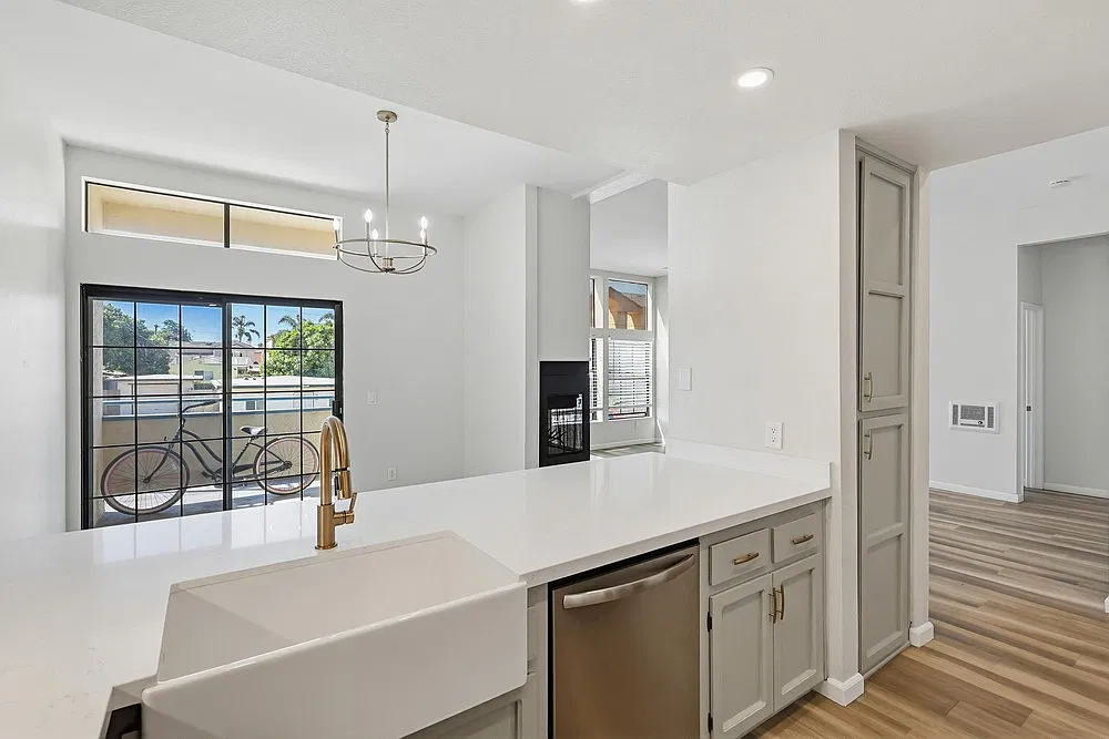 270 Dahlia Avenue #9 - - — Photo 4
