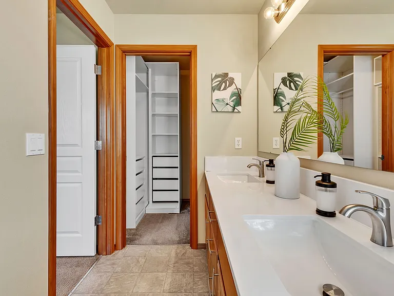203 Burr St NE — Photo 16