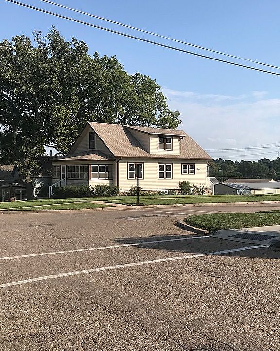1st image of 323 1st Ave