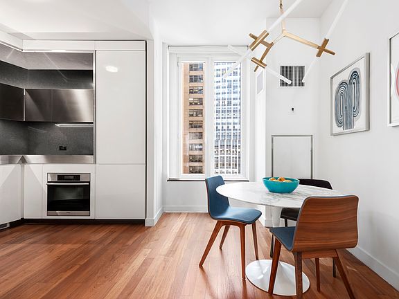 3rd image of 15 William St APT 26H