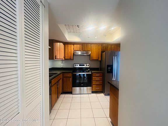 3rd image of 1044 Ashley Ave