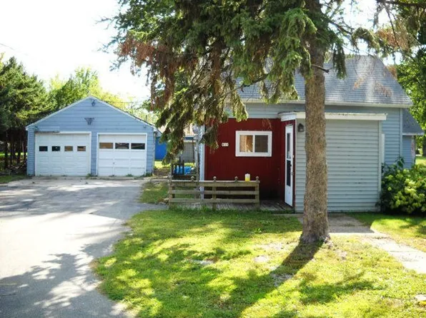 811 Willow St, Winneconne, WI 54986