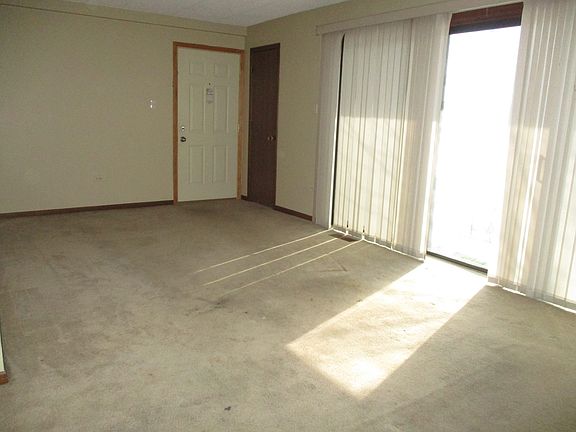3rd image of 4842 W 122nd St APT 1W