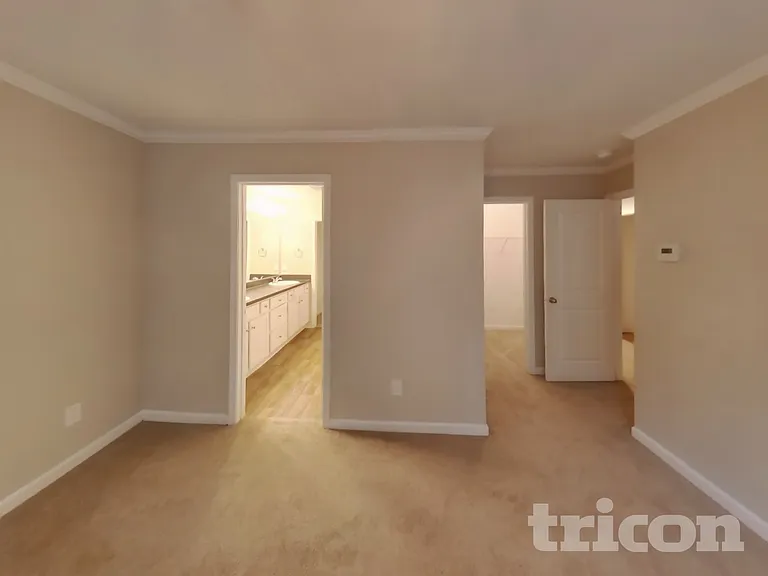 2300 Shady Dr — Photo 5