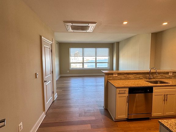 2nd image of 248 N Christopher Columbus Blvd #1306