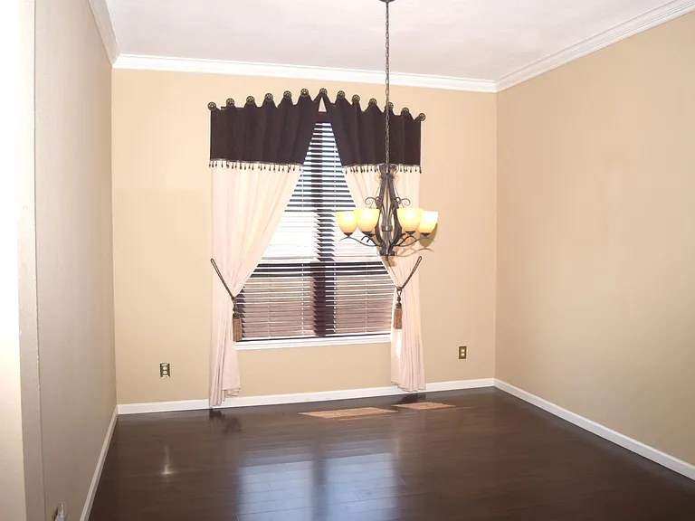 3431 Jasper Dr — Photo 3