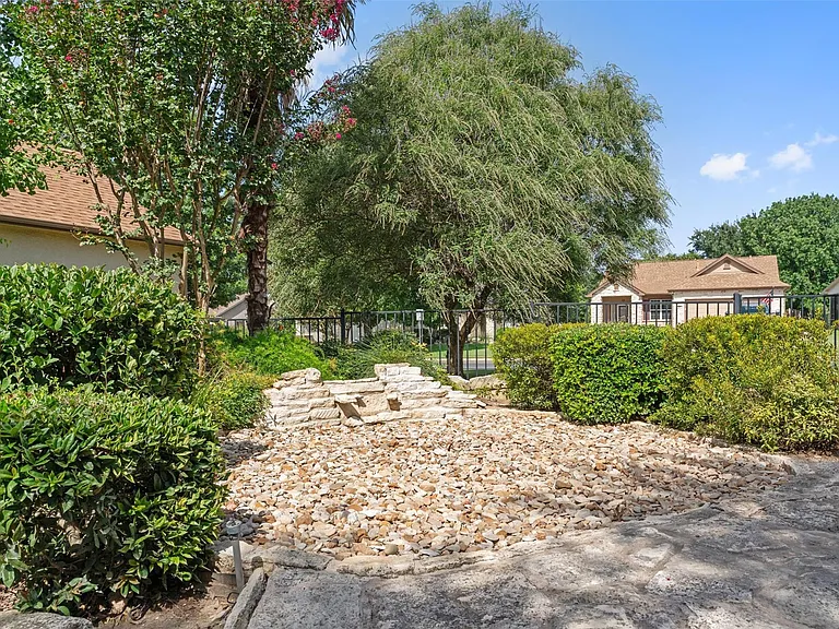 101 Dawson Trl — Photo 28