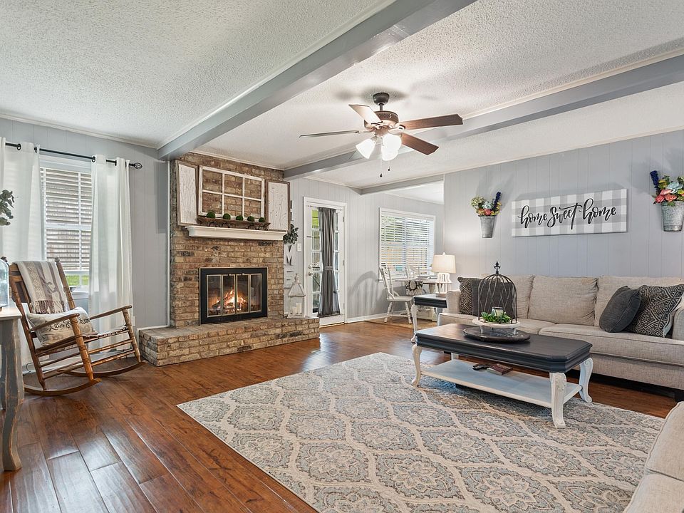 1st image of 3433 Cloverdale Dr