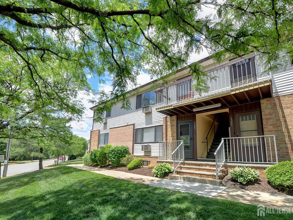 1st image of 1303 Cricket Ln