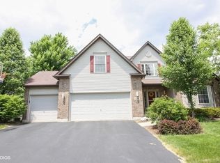 498 Terrace Ln, South Elgin, IL 60177