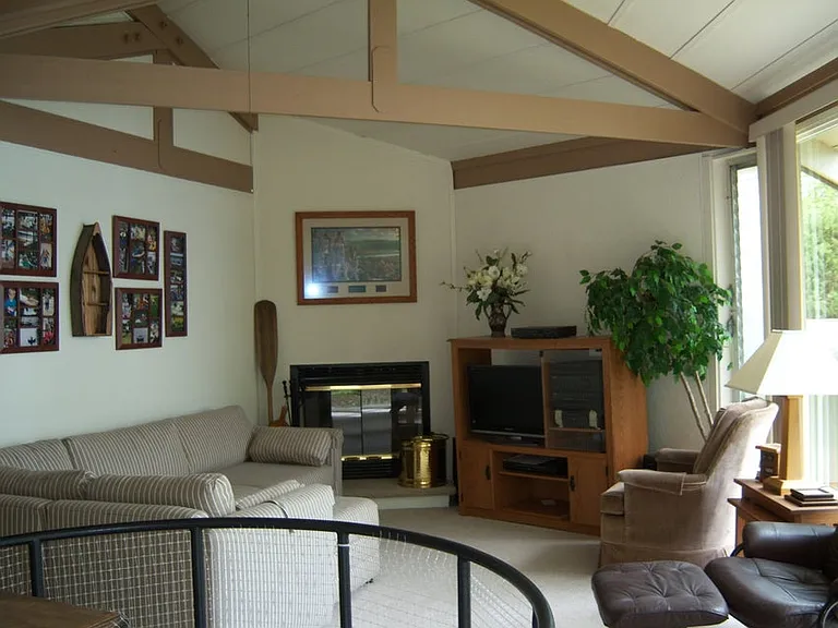 12609 Treasure Lake Rd — Photo 7
