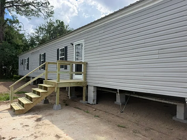 3 bed, 1280 sqft, $1,250 — Photo 1