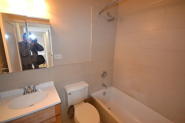 Rented by Silverstein Collection LLC  | media 8