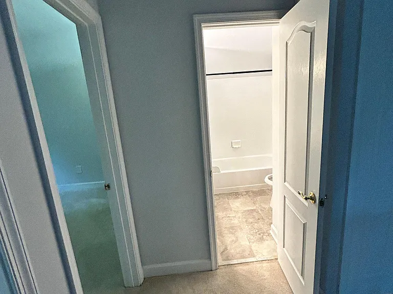 8021 Merry Oaks Ct — Photo 40