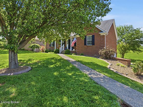 2nd image of 1003 Whispering Oak Dr