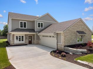 5119 Parker Ct, Lawrence, KS 66049