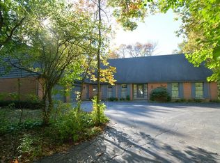 580 S Green Bay Rd, Lake Forest, IL 60045