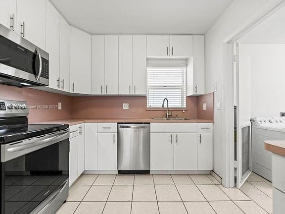 4th image of 1515 NE 2nd Ave
