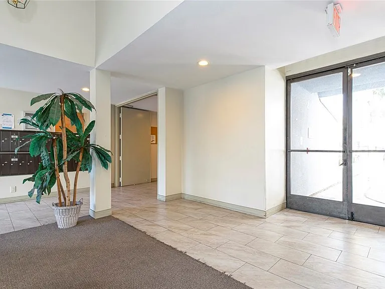General Area - Lobby