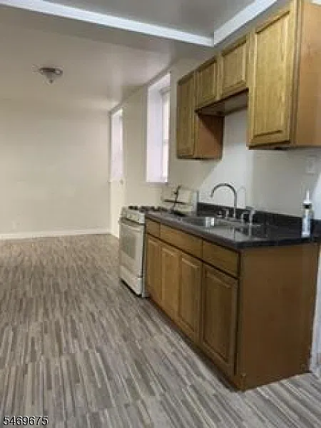 1 bed, 1.0 bath, $1,600 — Photo 1