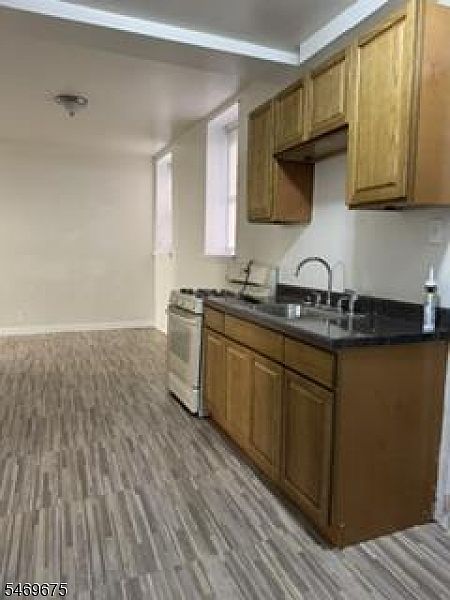 1st image of 39 High St #B2