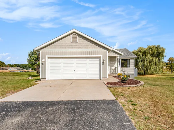 2203 Winston View Dr NE, Cedar Springs, MI 49319