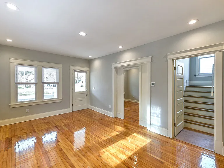 3756 S Whitnall Ave — Photo 5