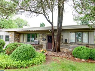 2201 Mary Ln, Broomall, PA 19008