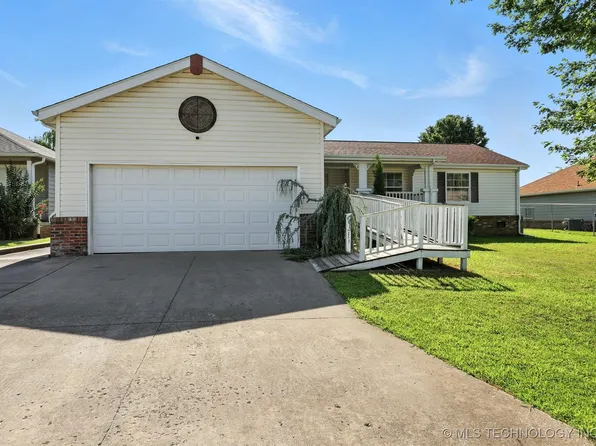 2950 Rodeo Dr, Claremore, OK 74017