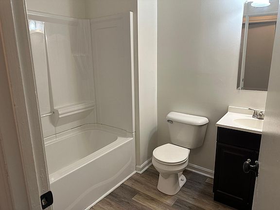 4th image of 266 Ford Ave APT 2