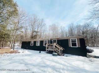 111 Sand Spring Dr, Greentown, PA 18426