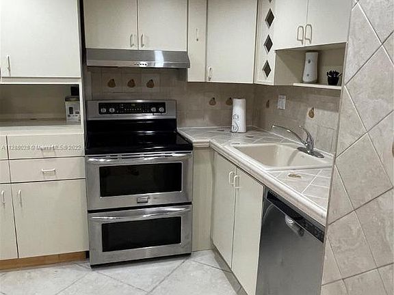 3rd image of 9686 Fontainebleau Blvd #705-IV