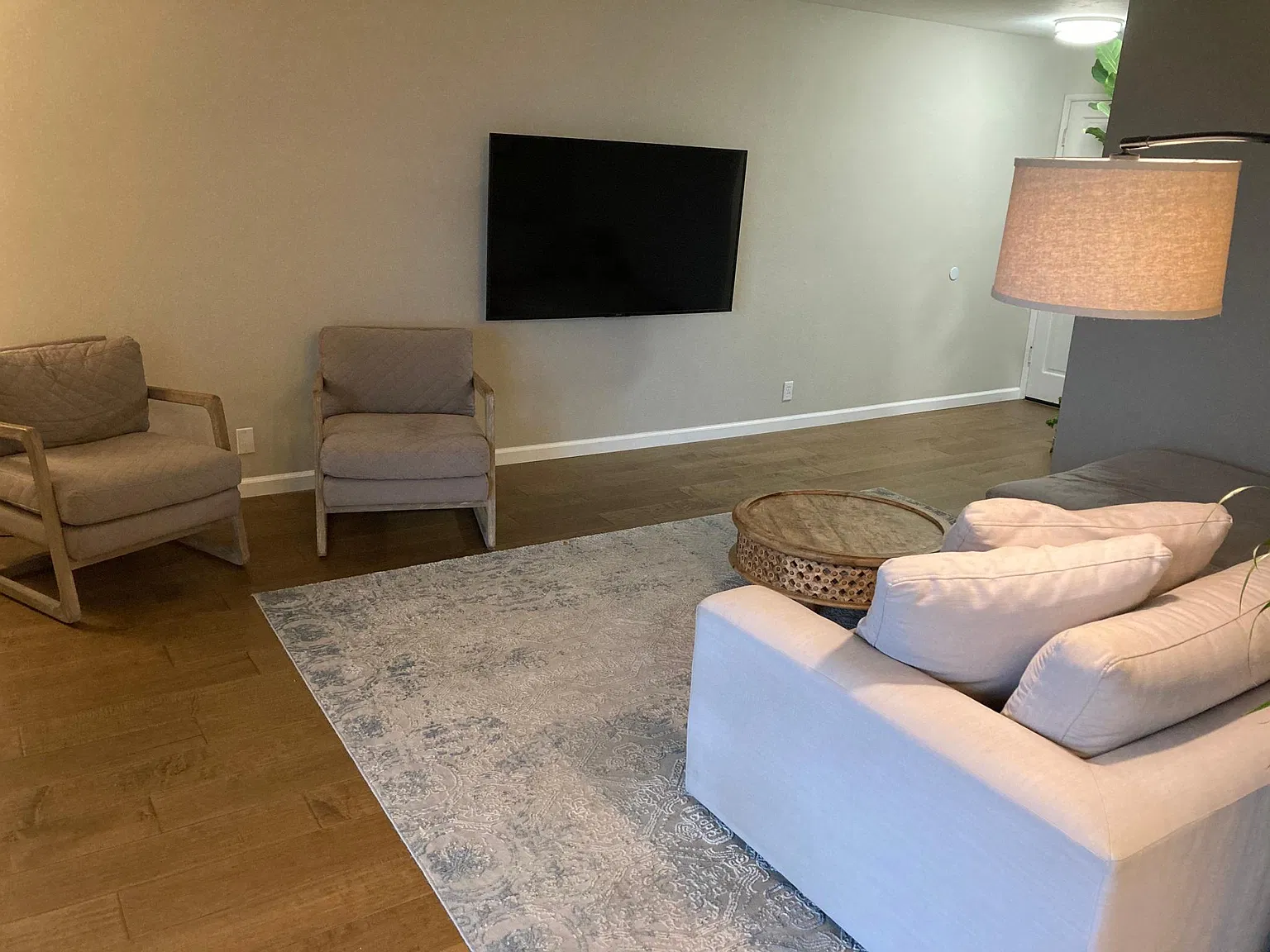 2 bed, 1064 sqft, $3,750 — Photo 3